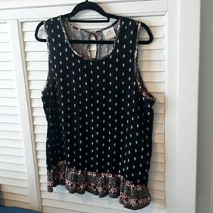 Knox Rose sleeveless blouse. NWOT.Contrasting ruffle at bottom.